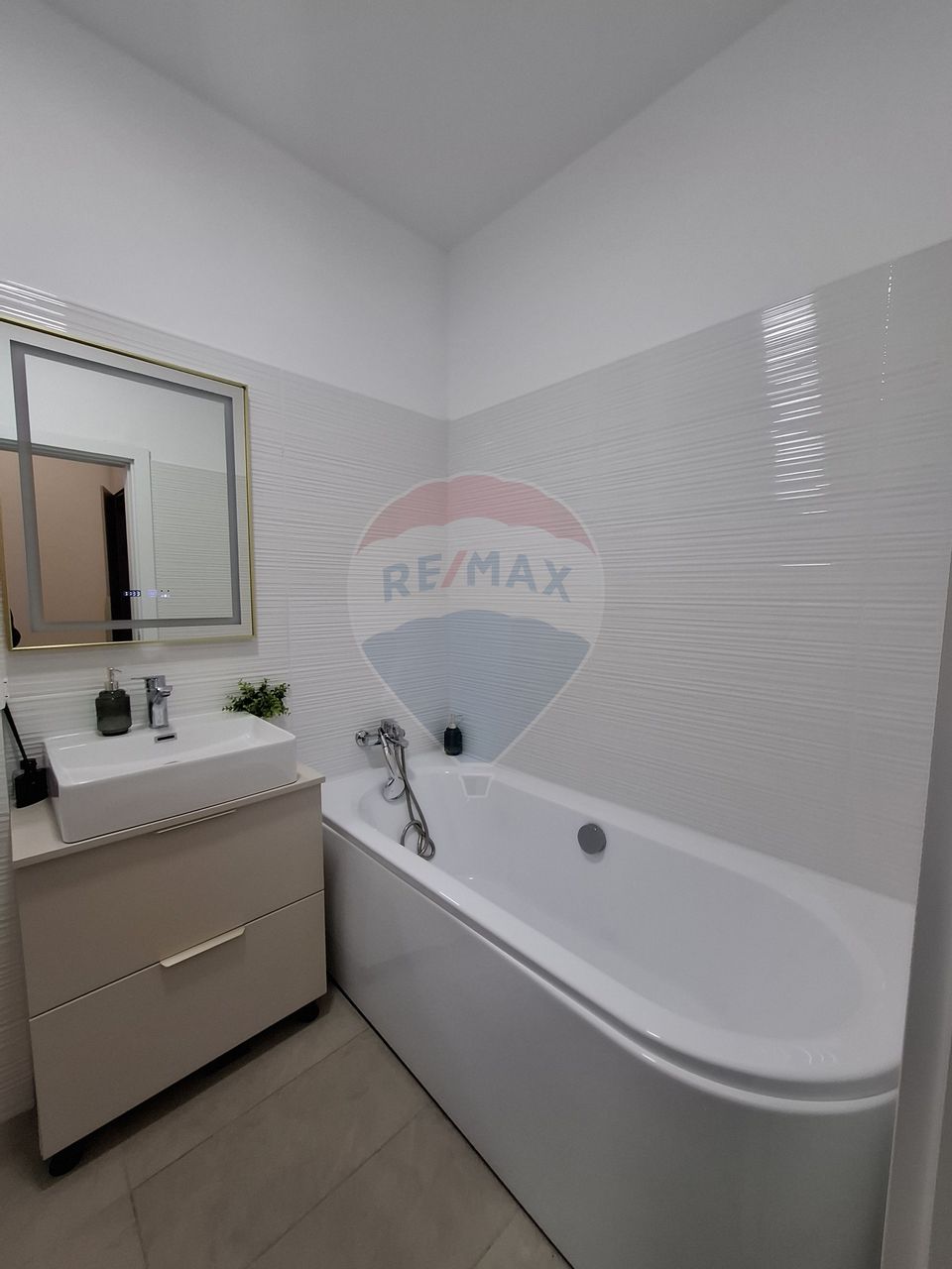 Apartament 3 camere, 2 bai, Spazio-Residence Bragadiru