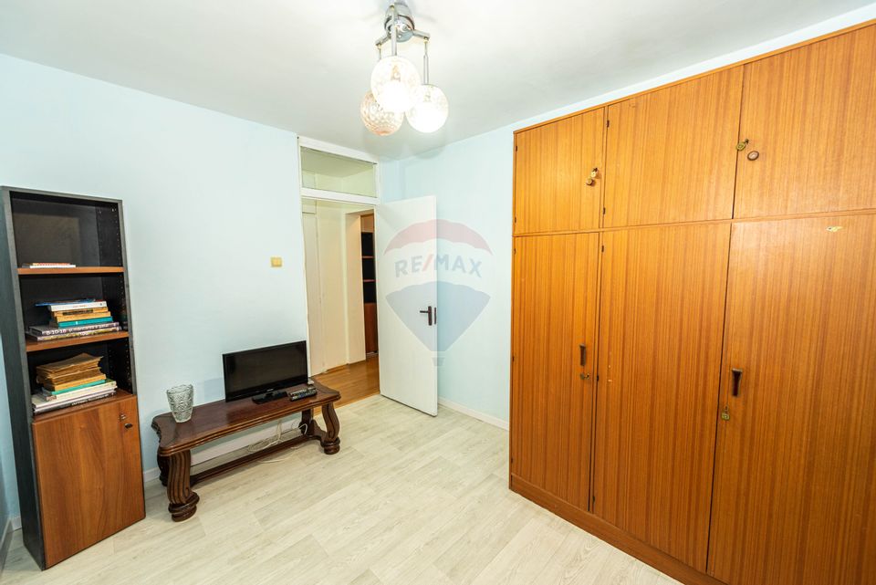 Apartament 4 camere, de vanzare, etaj 2, langa metrou Crangasi