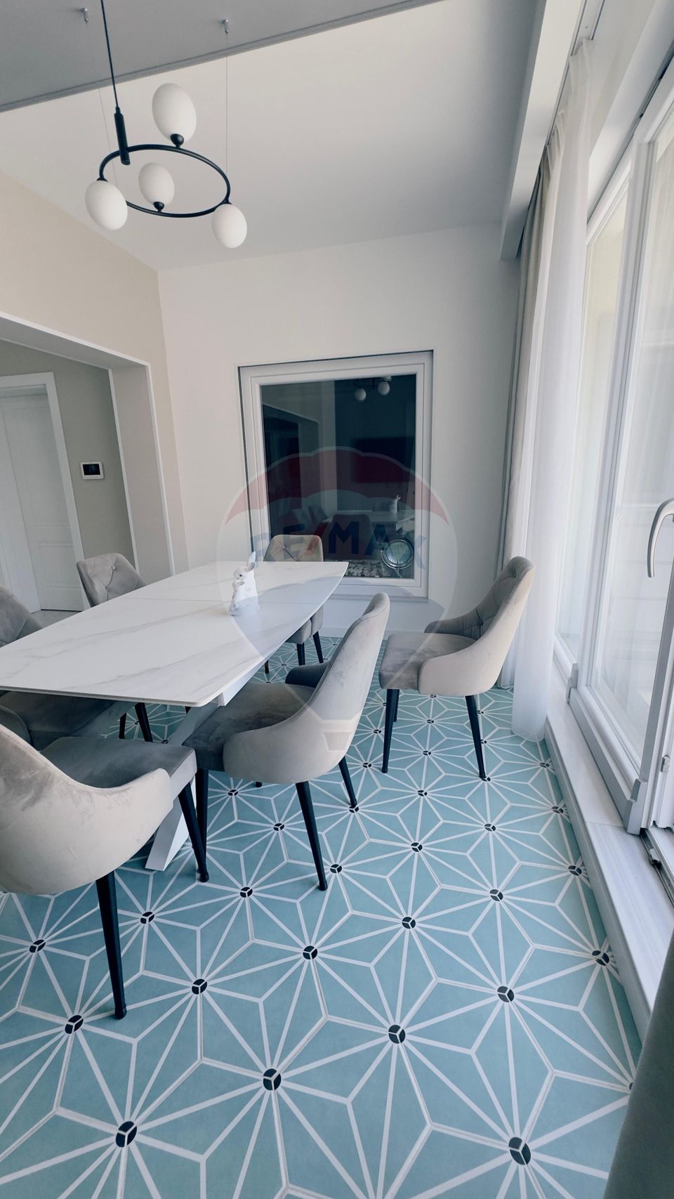 Proprietate premium în Filiași, locuință de lux cu spații comerciale