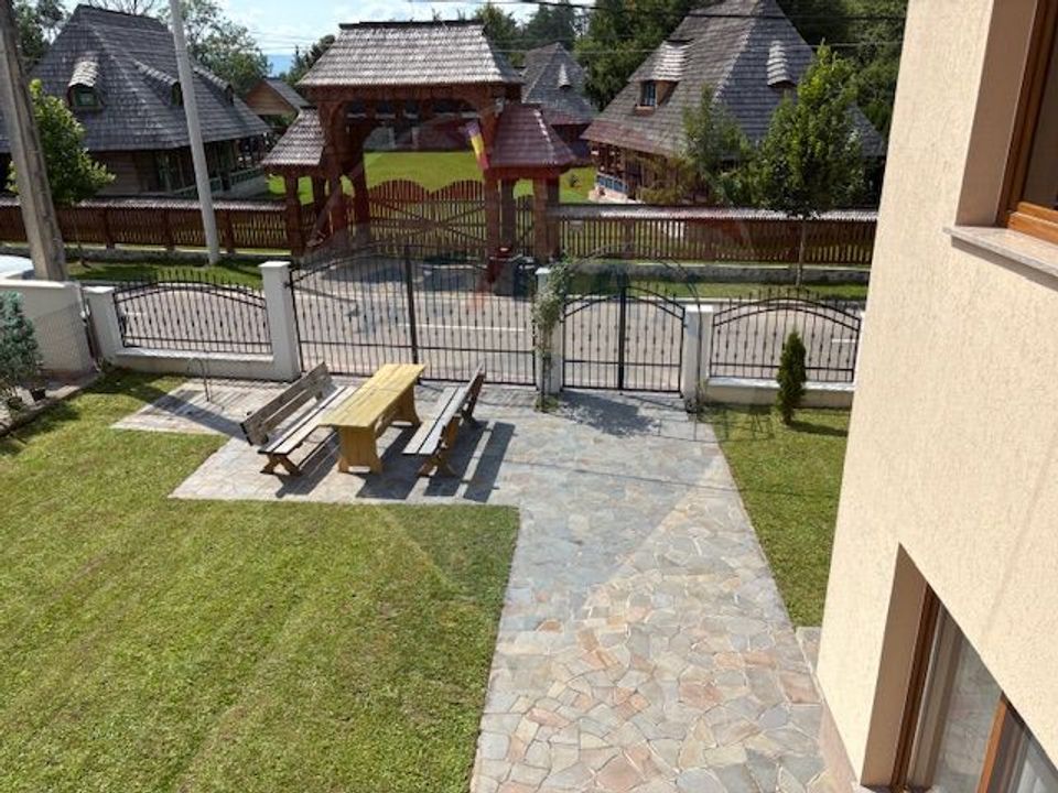 Casă / Vilă cu 5 camere de vânzare