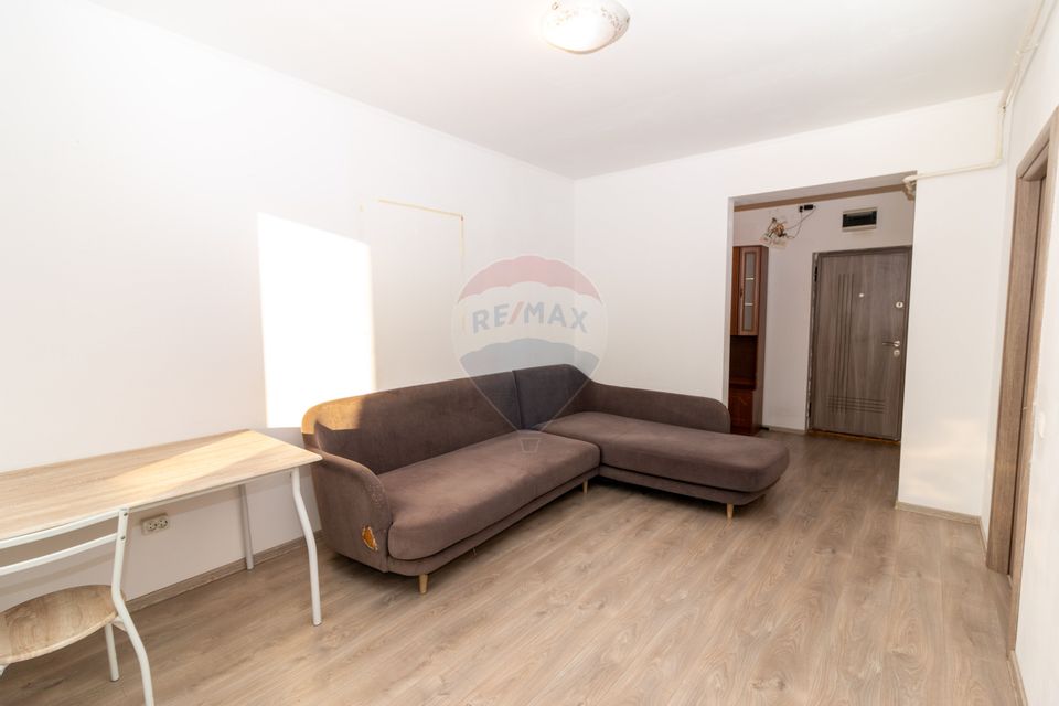 Apartament 2 camere, mobilat, str. Luica, posibilitate parcare