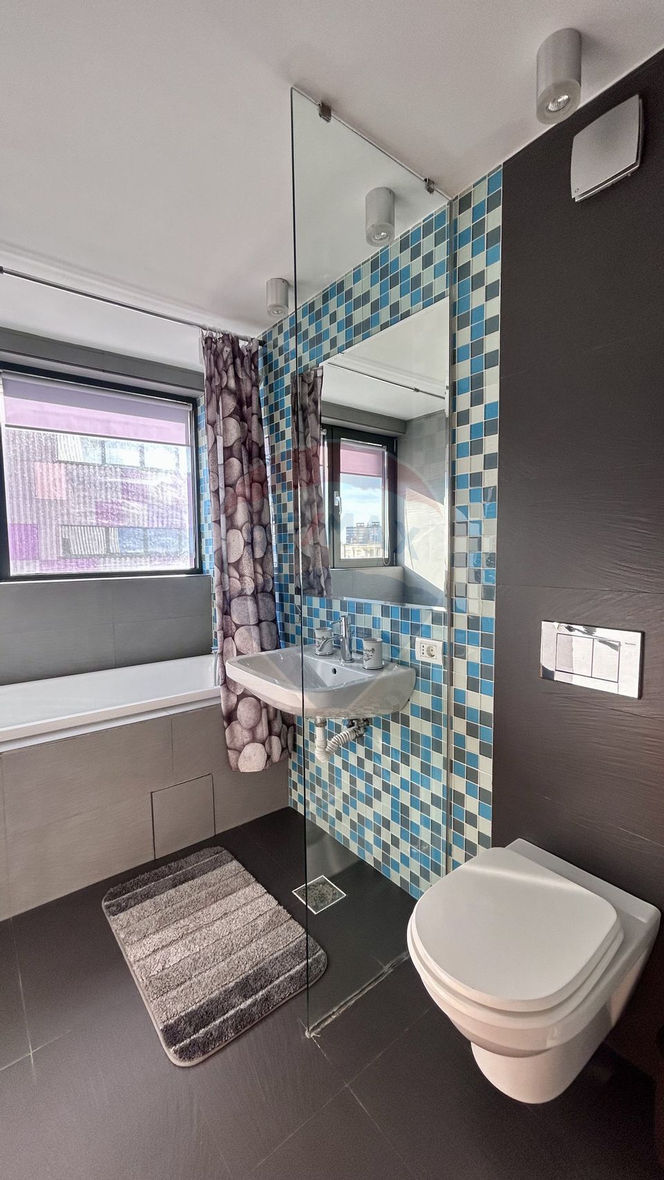 Apartament 3 camere 150 mp de inchiriat in Faleza Nord, Constanta