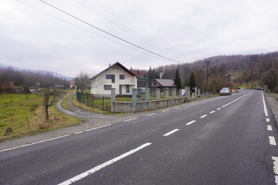 Casă cu 5 camere de vânzare în Piatra, Maramureș