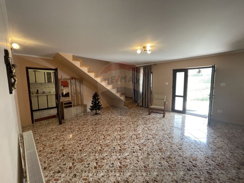 5 room House / Villa for sale