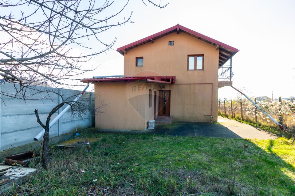 Casă finalizată, 278 mp teren 2305 mp Pleașa, Bucov, Ploiesti