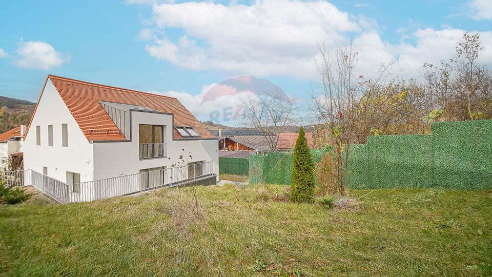 Armonie între tradiție și modernitate – Vilă contemporană în Brasov