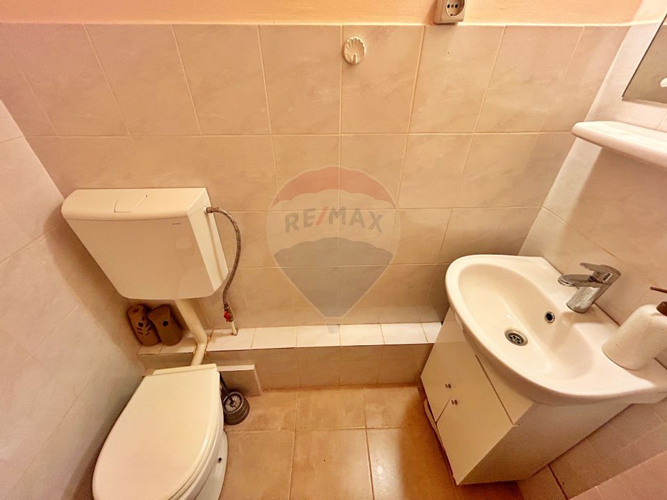 Apartament cu 4 camere de vânzare în zona Aurel Vlaicu