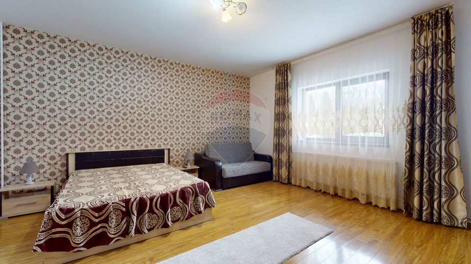 Casă de vacanță/Pensiune | Bran | 728 mp curte