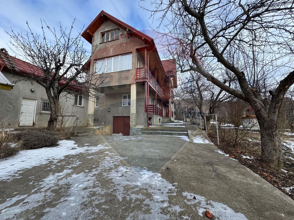 6 room House / Villa for sale, Darmanesti area