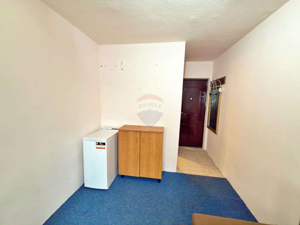 Garsonieră de vânzare în zona Romanilor