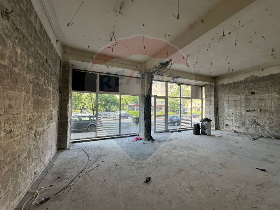 Spațiu comercial de 141 mp - DE INCHIRIAT