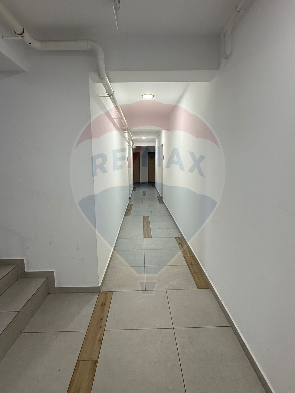 Apartament cu 3 camere, 2 bai și loc de parcare