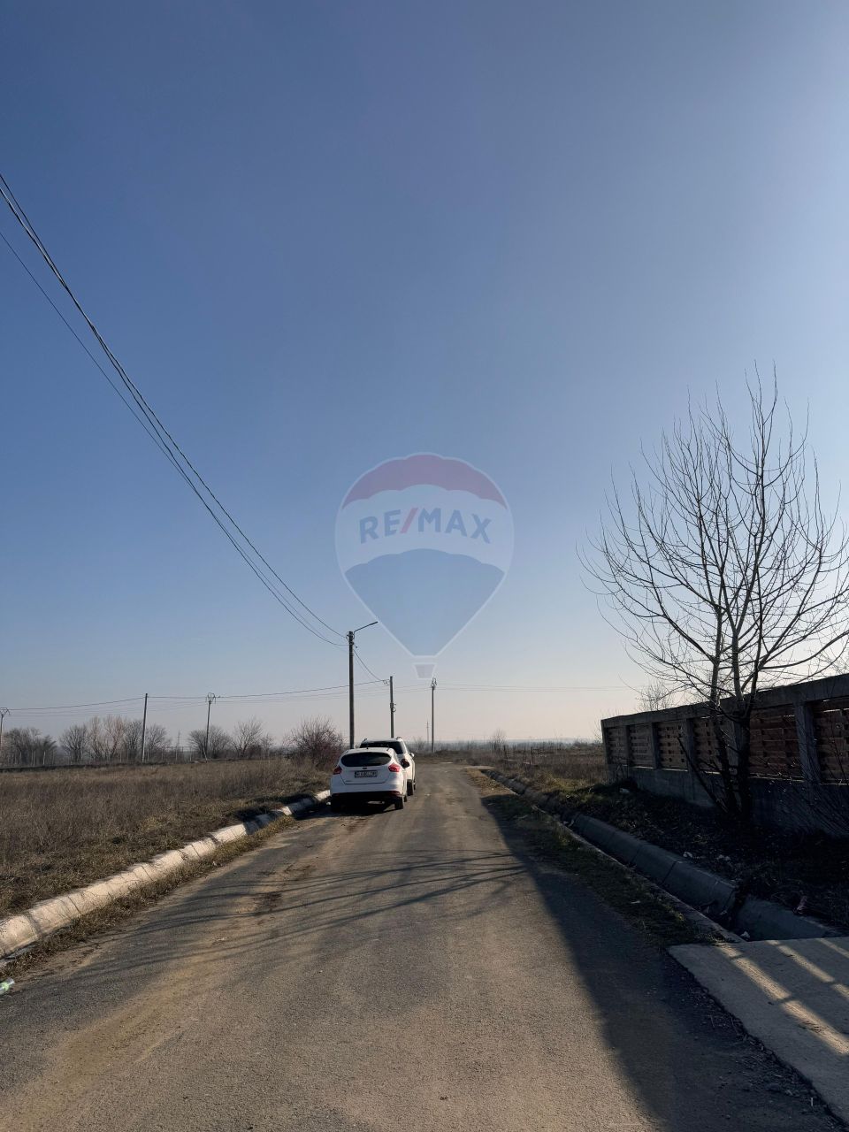 Teren intravilan Comuna 1 Decembrie cu acces facil A0