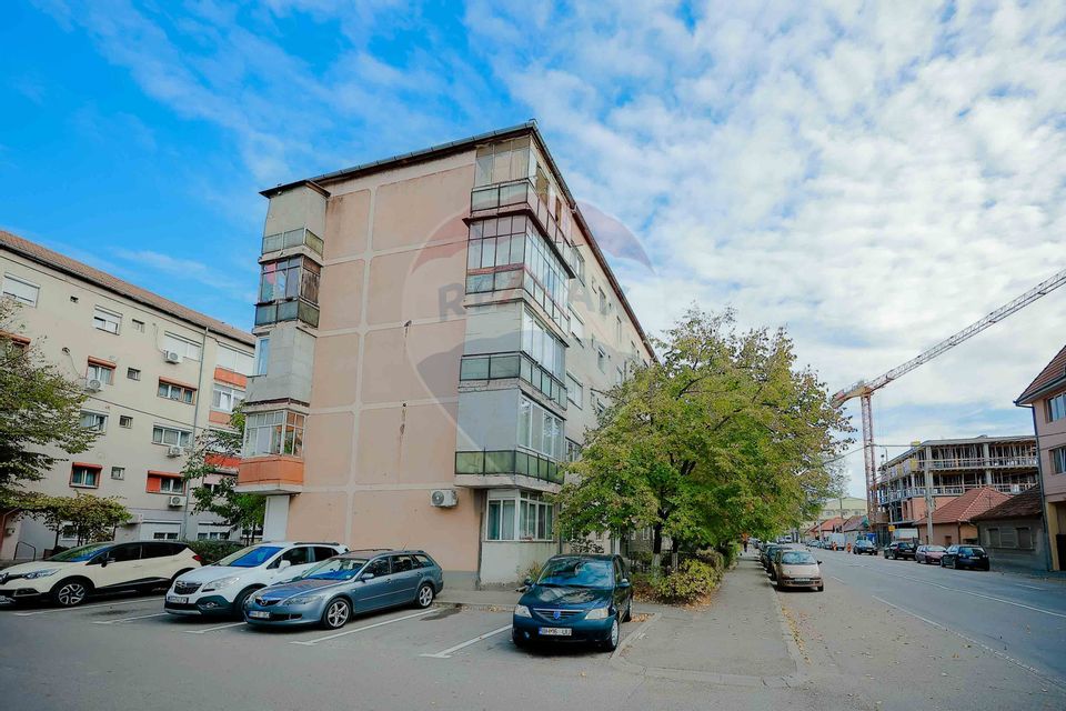 De vânzare apartament cu 2 camere zona Ioșia