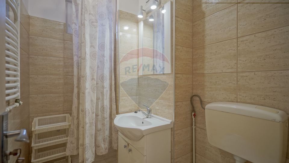 Un refugiu la etajul 8 - Apartament de închiriat cu 2 camere