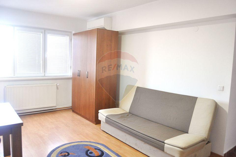 Apartament cu 2 camere de închiriat, zonă ultracentrală.