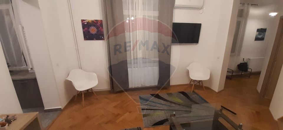 Apartament cu 4 camere de vânzare Sala Palatului