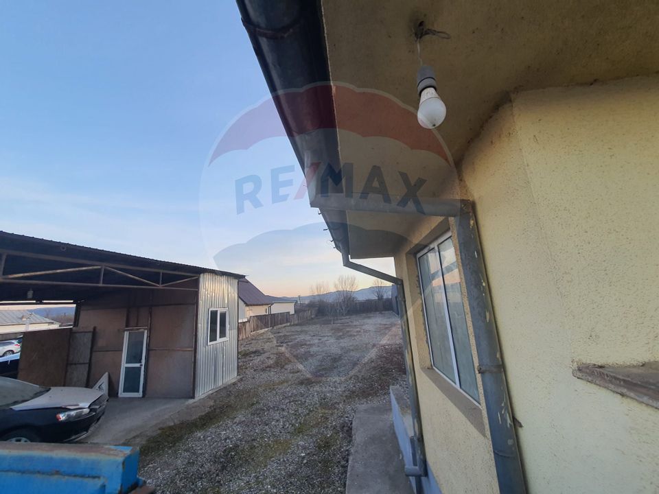 1,550sq.m Commercial Space for sale, Sud area