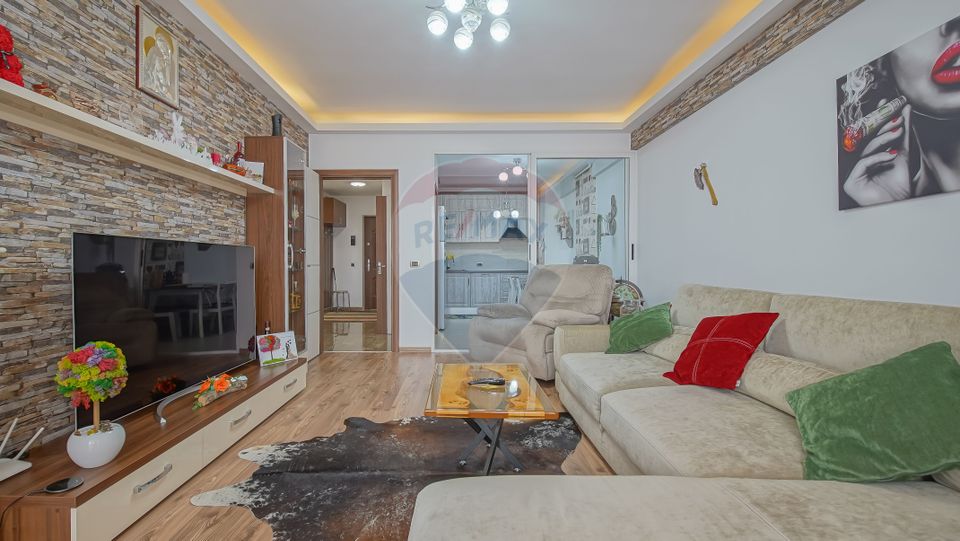 3 room Apartment for sale, Tractorul area