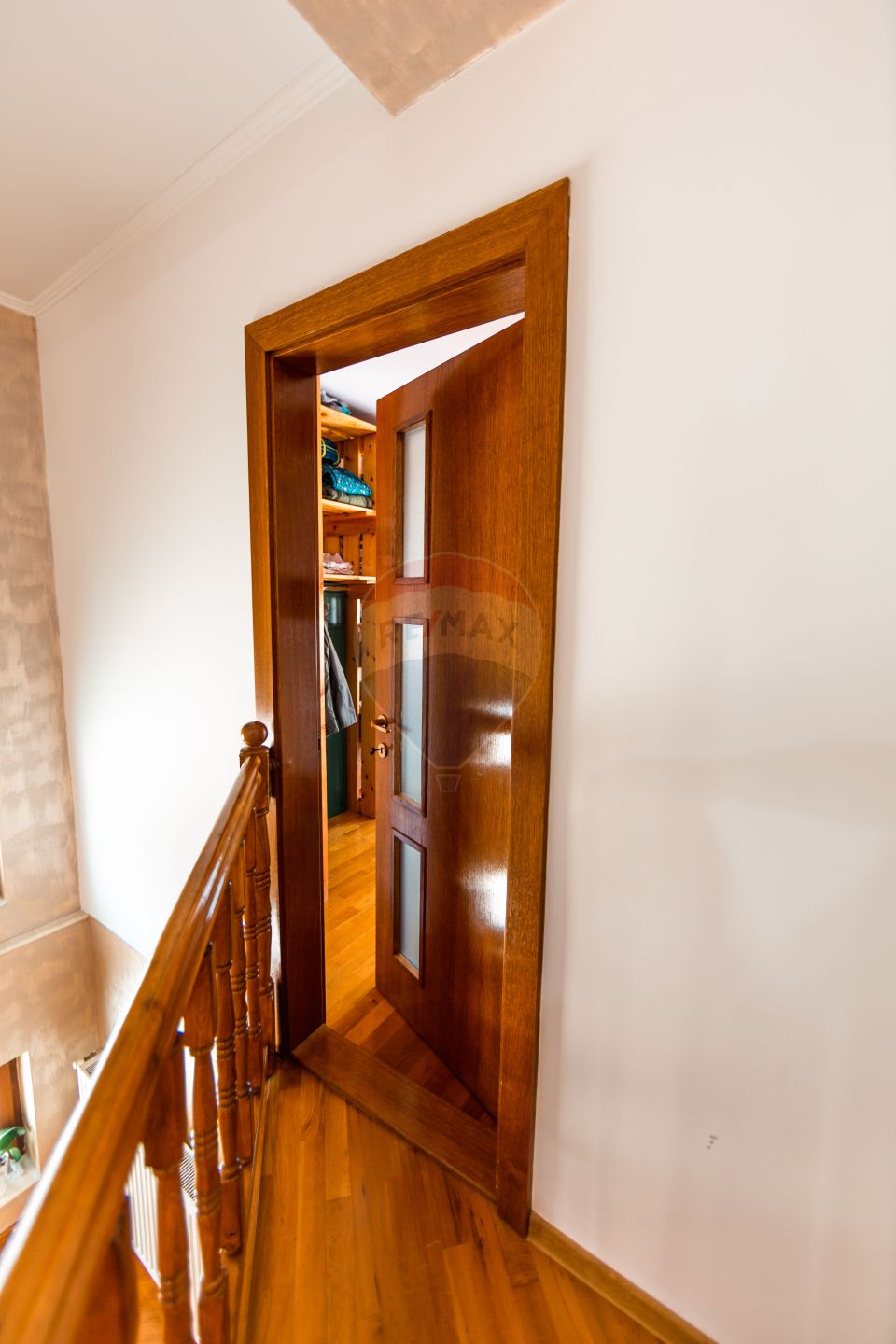 Casă elegantă, construită cu grijă, într-un cadru natural – Tărlungeni