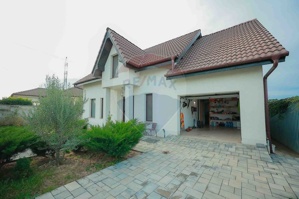 Casă 4 Camere cu Garaj, Construită de Proprietar, Cartier Episcopia