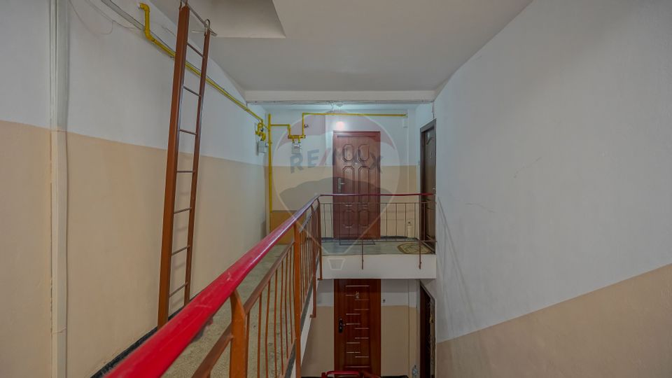 Apartament două camere decomandat la intrare în Răcădău!