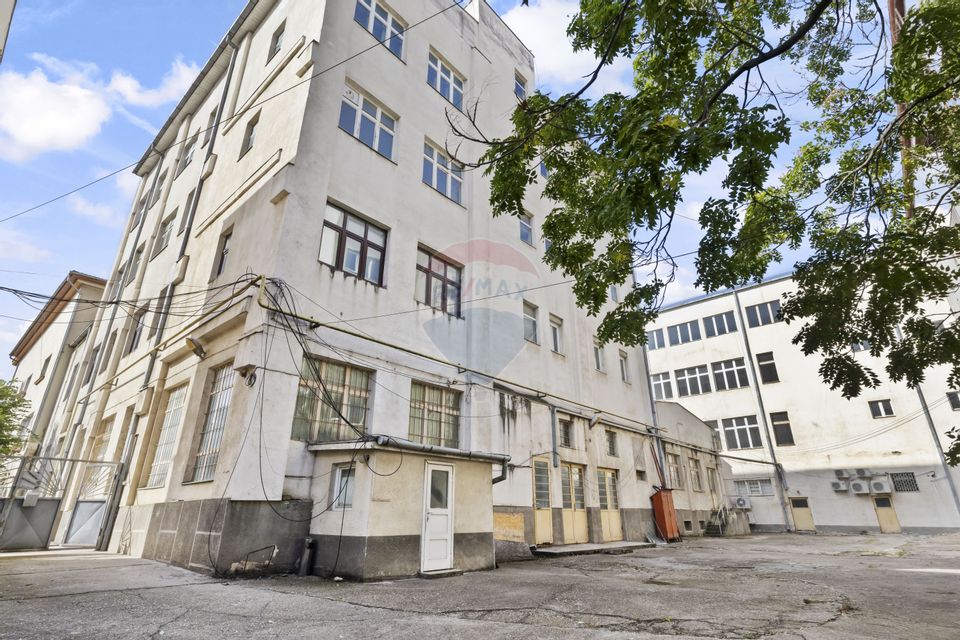 Cladire unica cu destinatii multiple de vanzare Ultracentral Arad