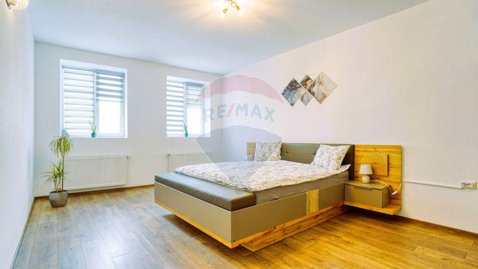 Apartament renovat cochet cu 2/3 camere, 73 mp utili, Centrul Istoric