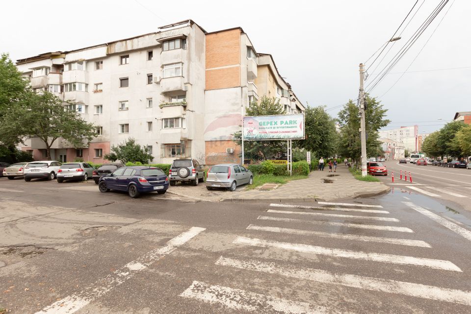 Apartament cu 3 camere de închiriat în zona Stefan cel Mare