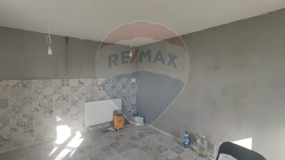 Casă 5 camere 2324 mp teren de vânzare Fughiu-Osorhei 12 km de Oradea