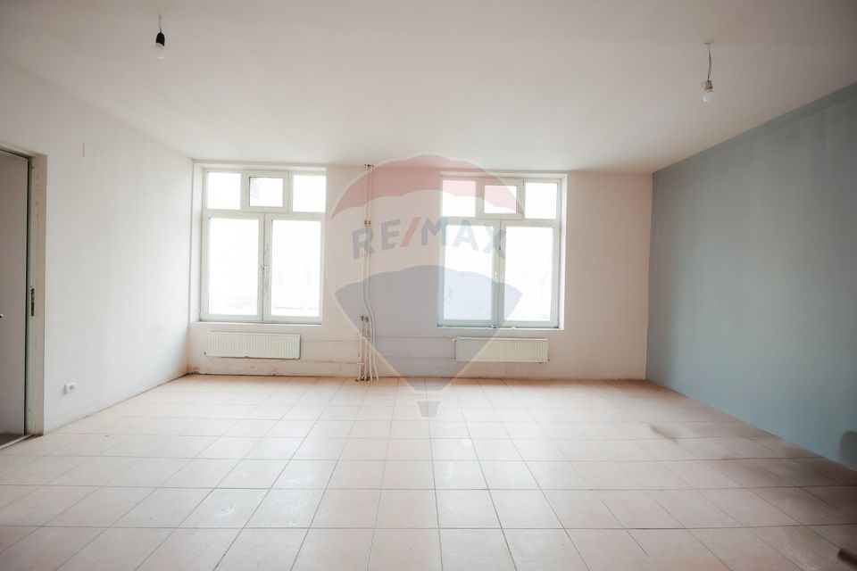 8 room House / Villa for sale, Iosia area