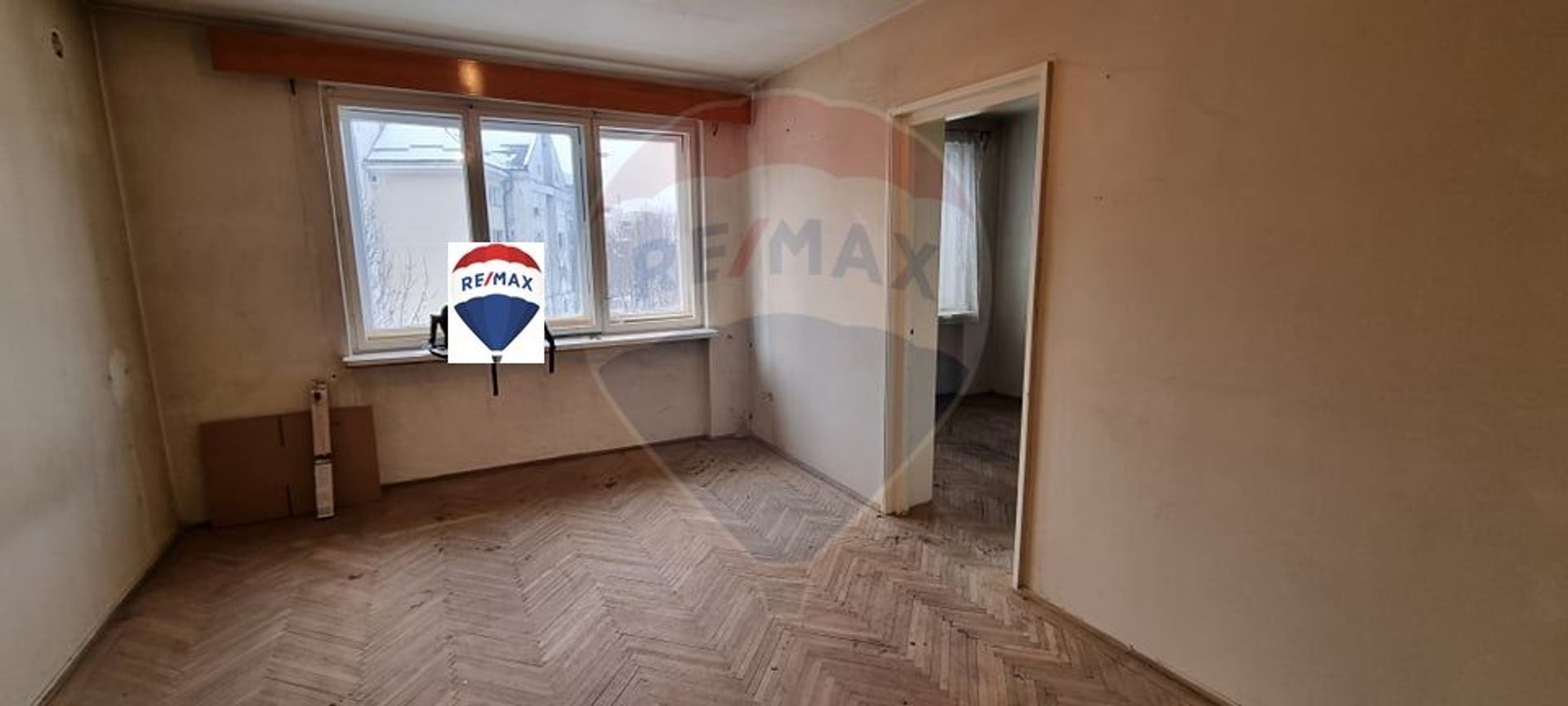Apartament 4 camere vanzare in bloc de apartamente Maramures, Baia Mare, Sasar