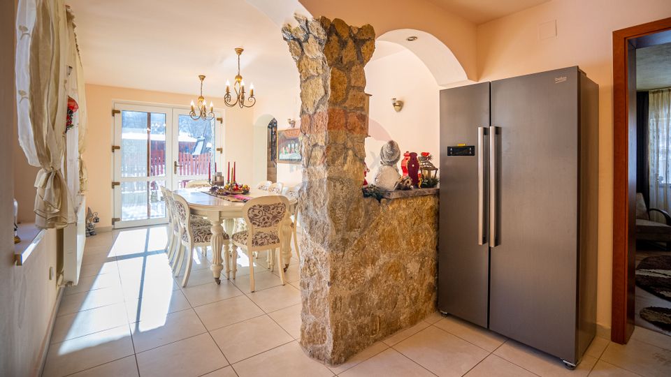 5 room House / Villa for sale