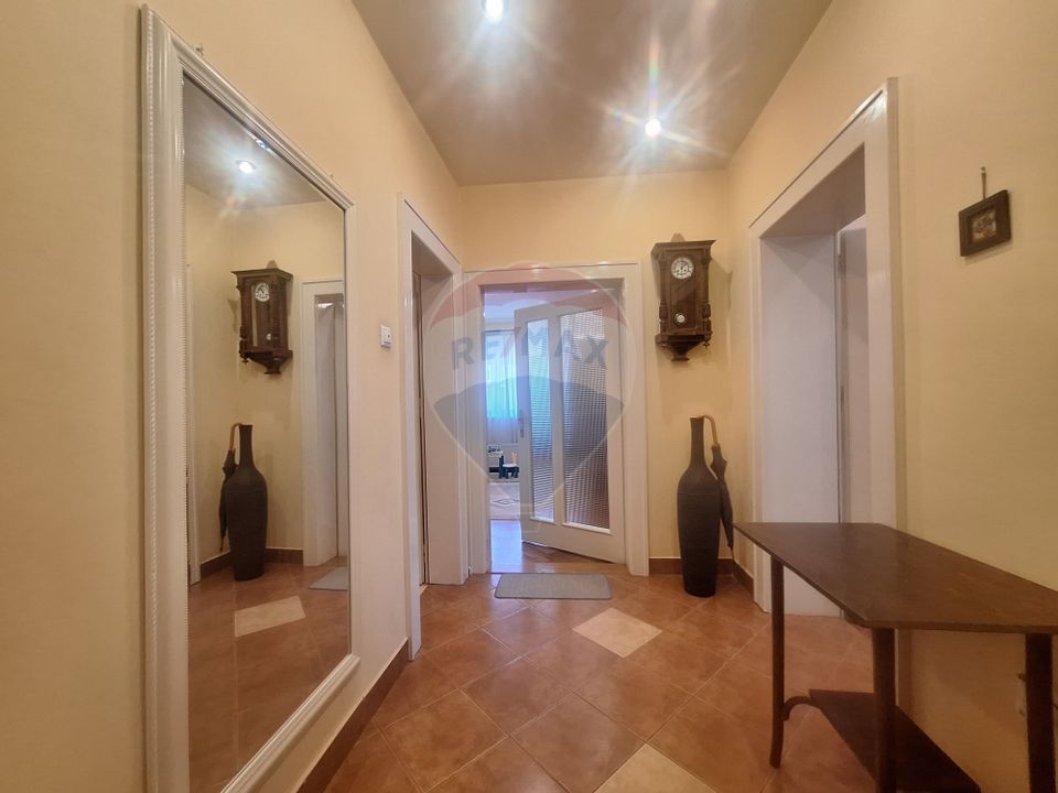 Vilă moderna cu gradina frumoasa, in zona Trei Stejari