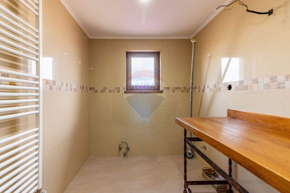 Casă finalizată, 278 mp teren 2305 mp Pleașa, Bucov, Ploiesti