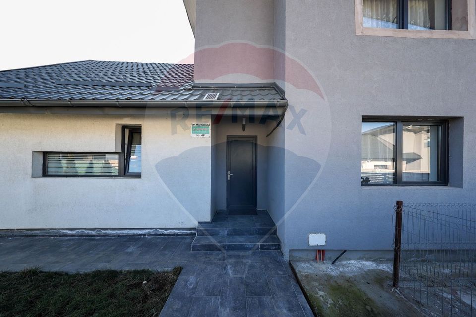 5 room House / Villa for sale