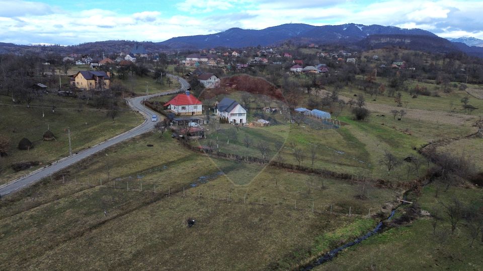 Teren intravilan de vanzare Șurdești