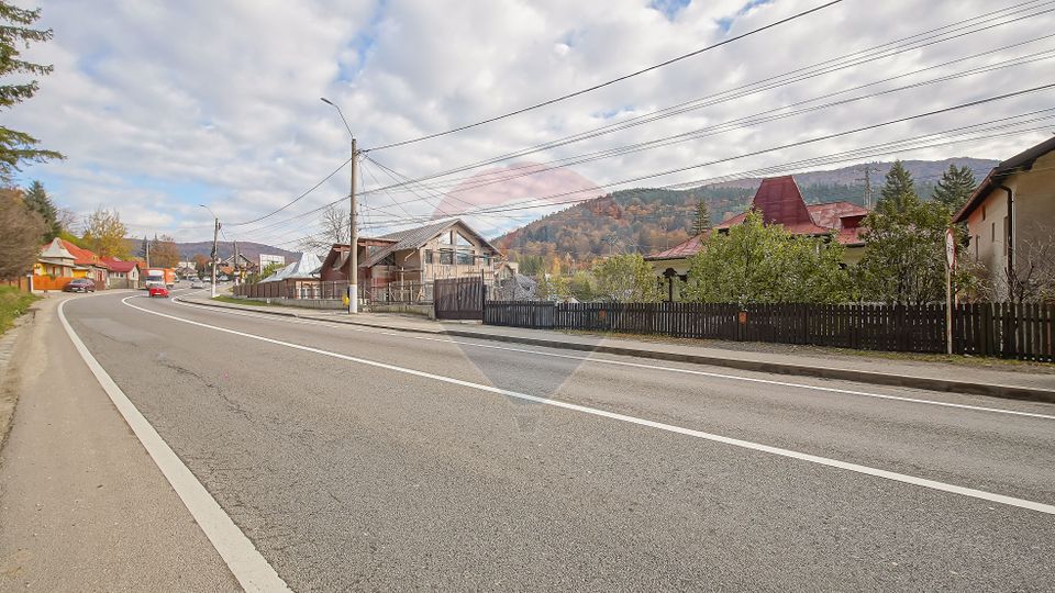 Vilă cu farmec istoric în Bușteni, pensiune sau locuință de vacanță!