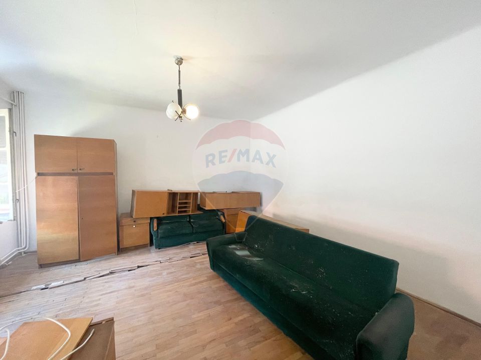 Casă cu 3 camere de vânzare în zona centrala comison 0%