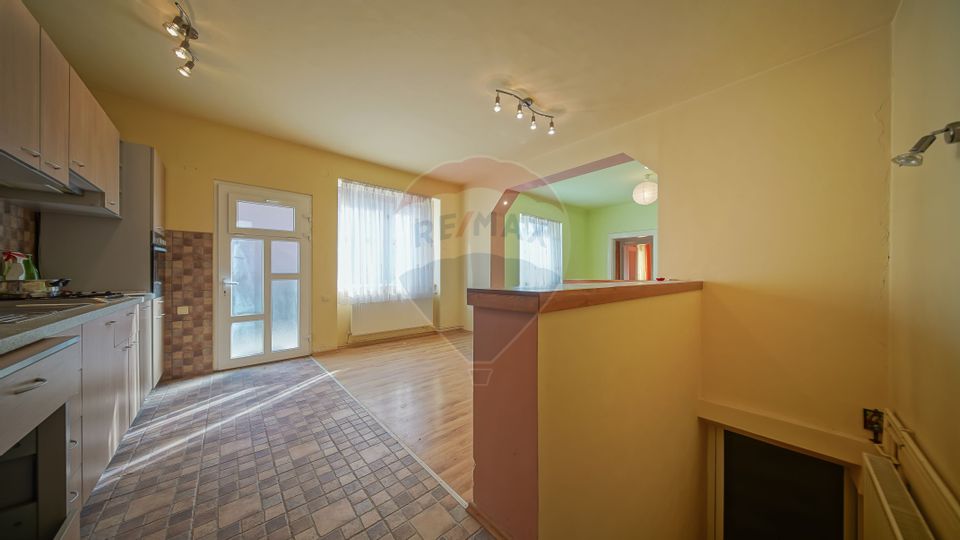 5 room House / Villa for sale