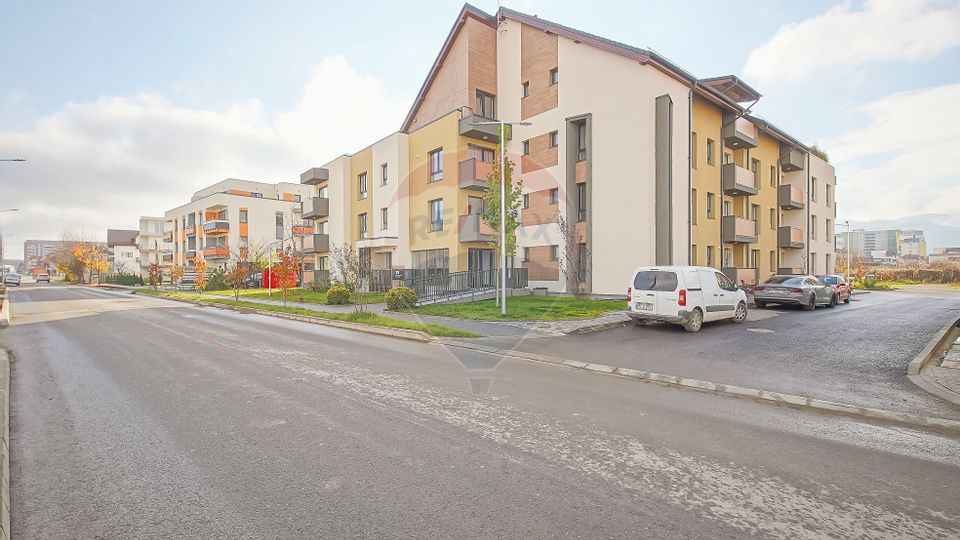 2 room Apartment for rent, Tractorul area