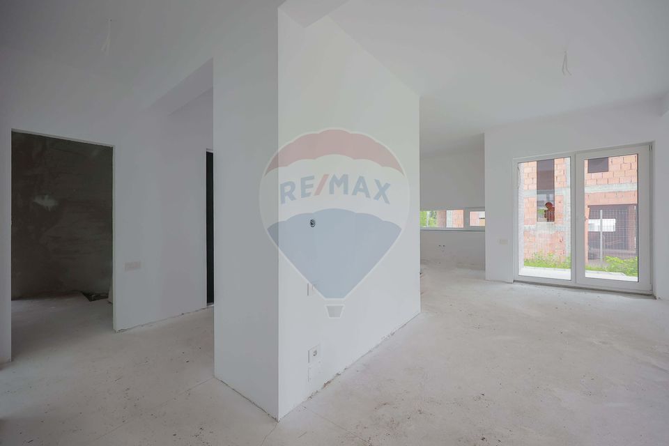 4 room House / Villa for sale, Dealuri Oradea area