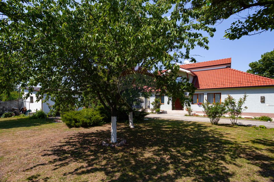 Casă cochetă de vânzare, teren 954 mp, posibil parcelare, în Subcetate