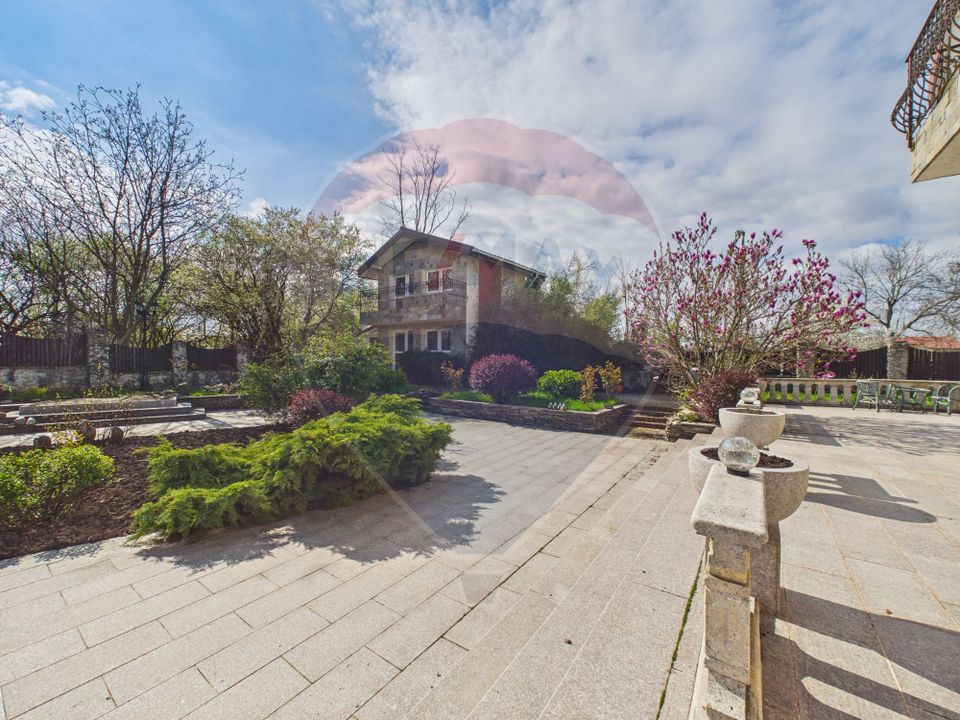 608sq.m Commercial Space for sale