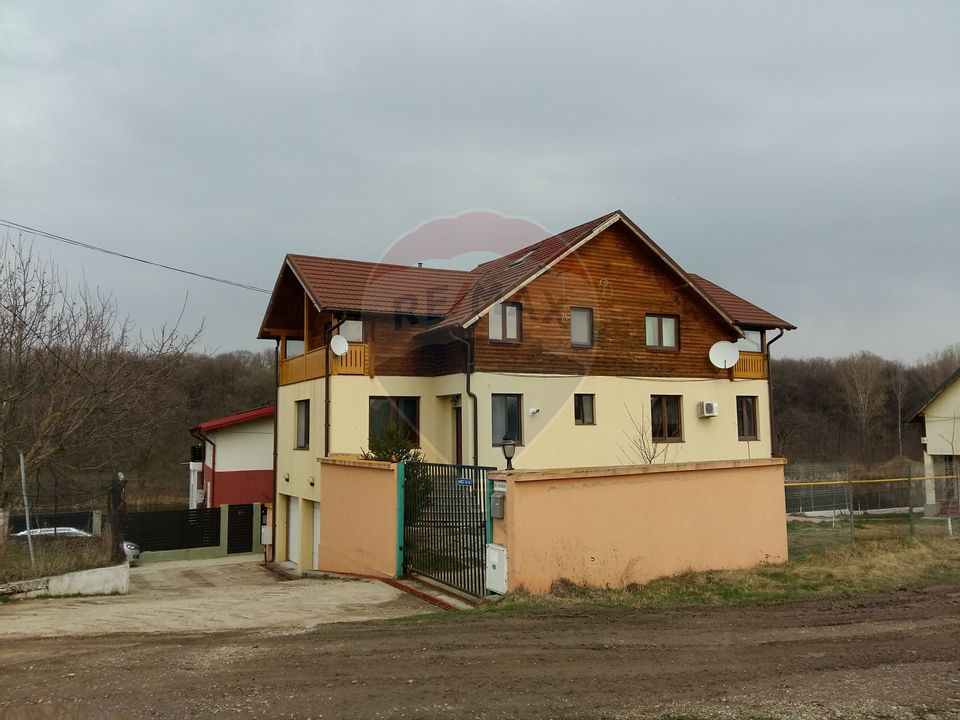 6 room House / Villa for sale