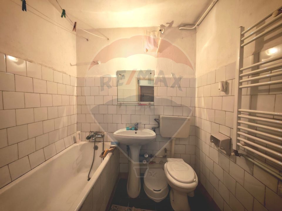 Apartament cu 2 camere -  zona P-ta Resita