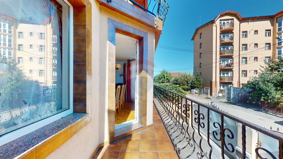 Casă individuală de vânzare | P+E+M | Central | Cristian