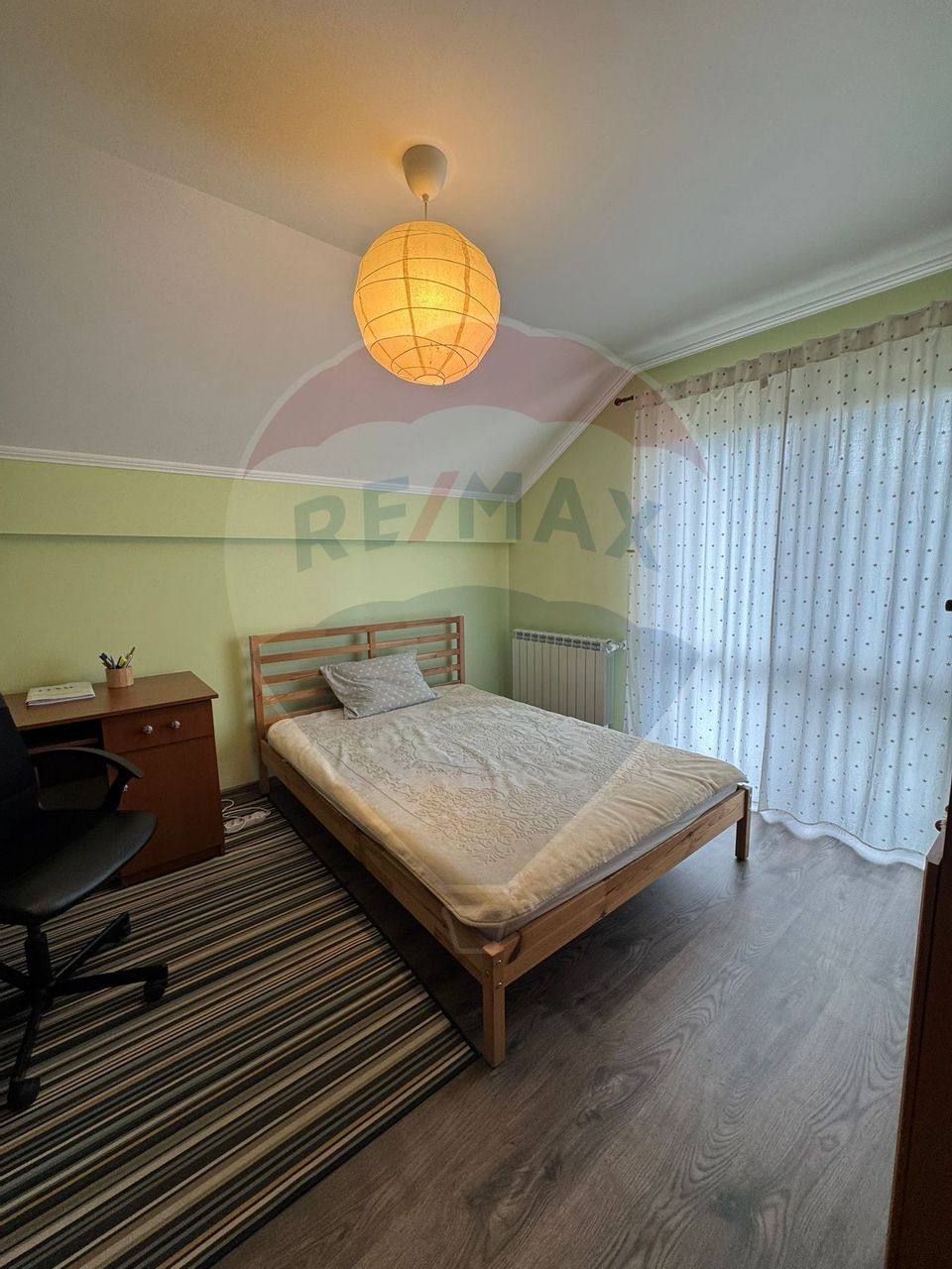 Casă / Vilă nouă cu 5 camere + casă bătranească renovată