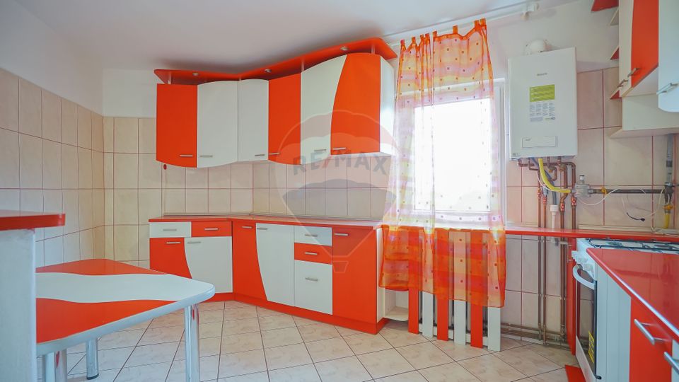 REZERVAT ! Apartament cu 2 camere de vânzare în zona Tractorul