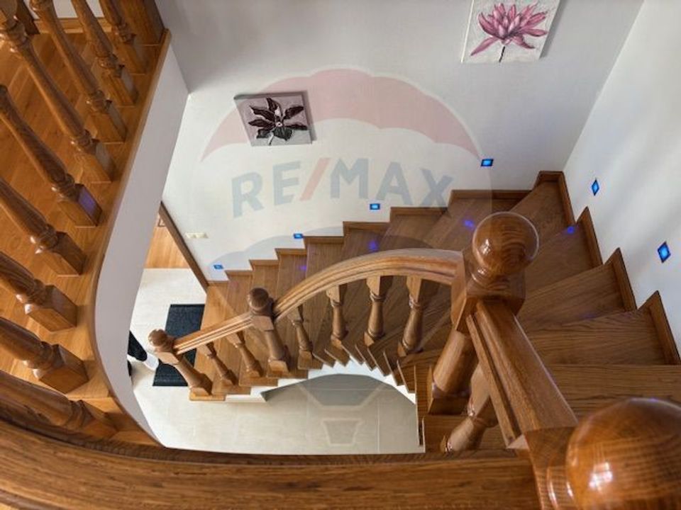 5 room House / Villa for sale